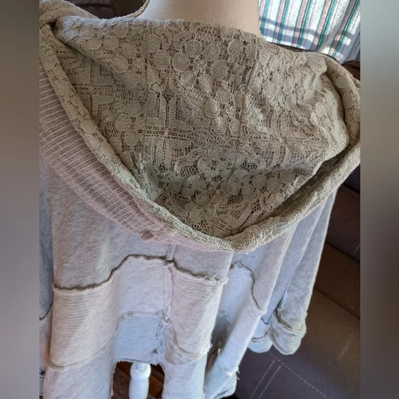 Mystree poncho style shirt - Picture 5 of 6